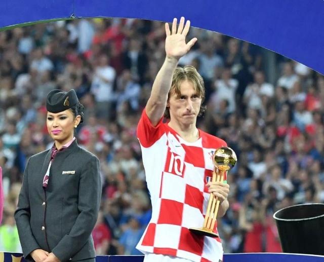 詹：科贝尔和小贝林都无需自责，赫勒精彩进球可能一生一次（詹：别责怪科贝尔与小贝林，赫勒这记神仙球或许一辈子就一次）