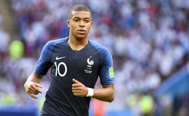 传闻：枪手、蓝军、红军、曼联和拜仁与卡马文加联系在一起