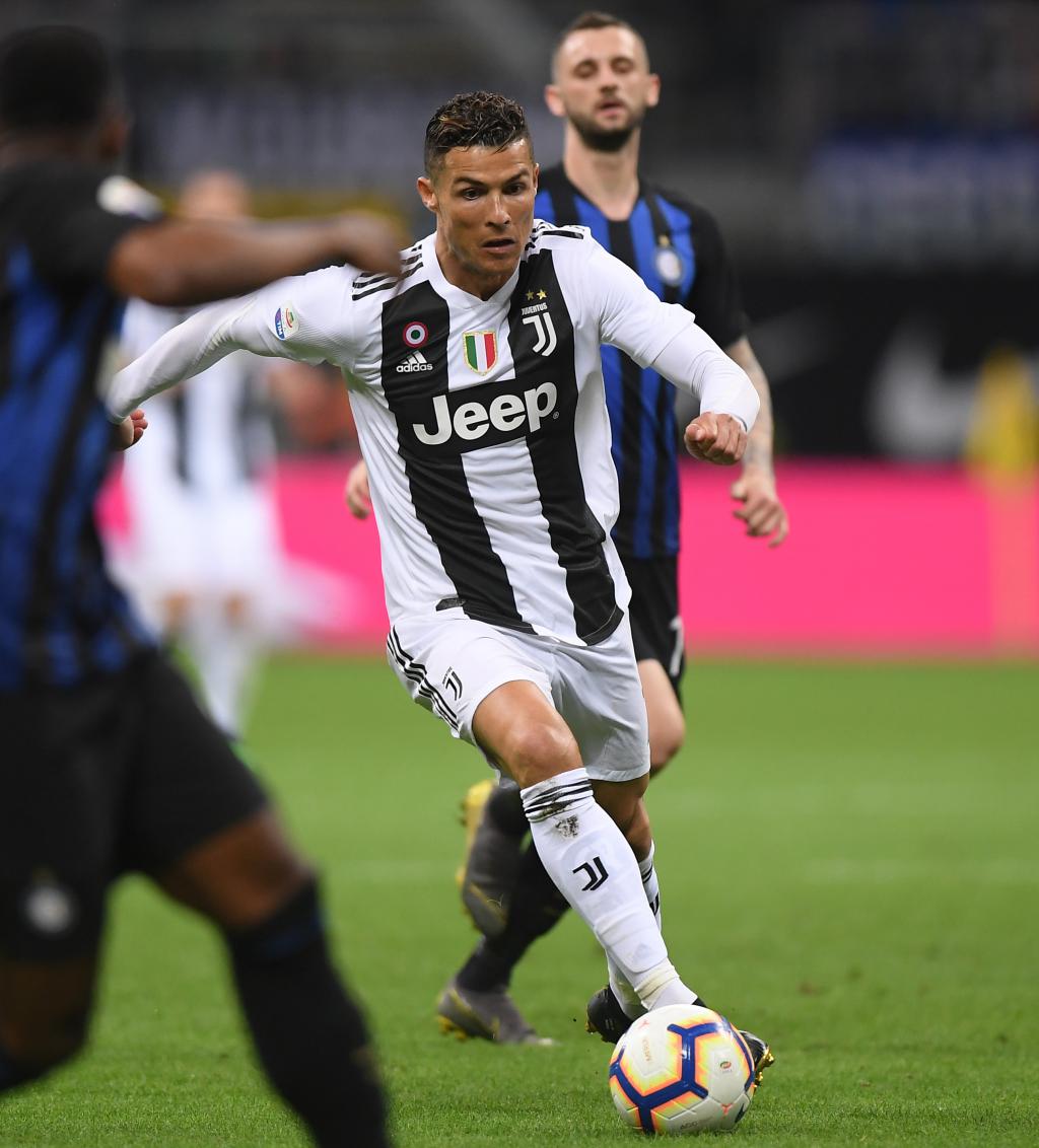 RMC：巴黎大巴被毕包球迷石块袭击，所幸并无人员受伤