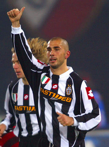 官方：帕尔马签下38岁西班牙门将瓜伊塔，顶替受伤的铃木彩艳