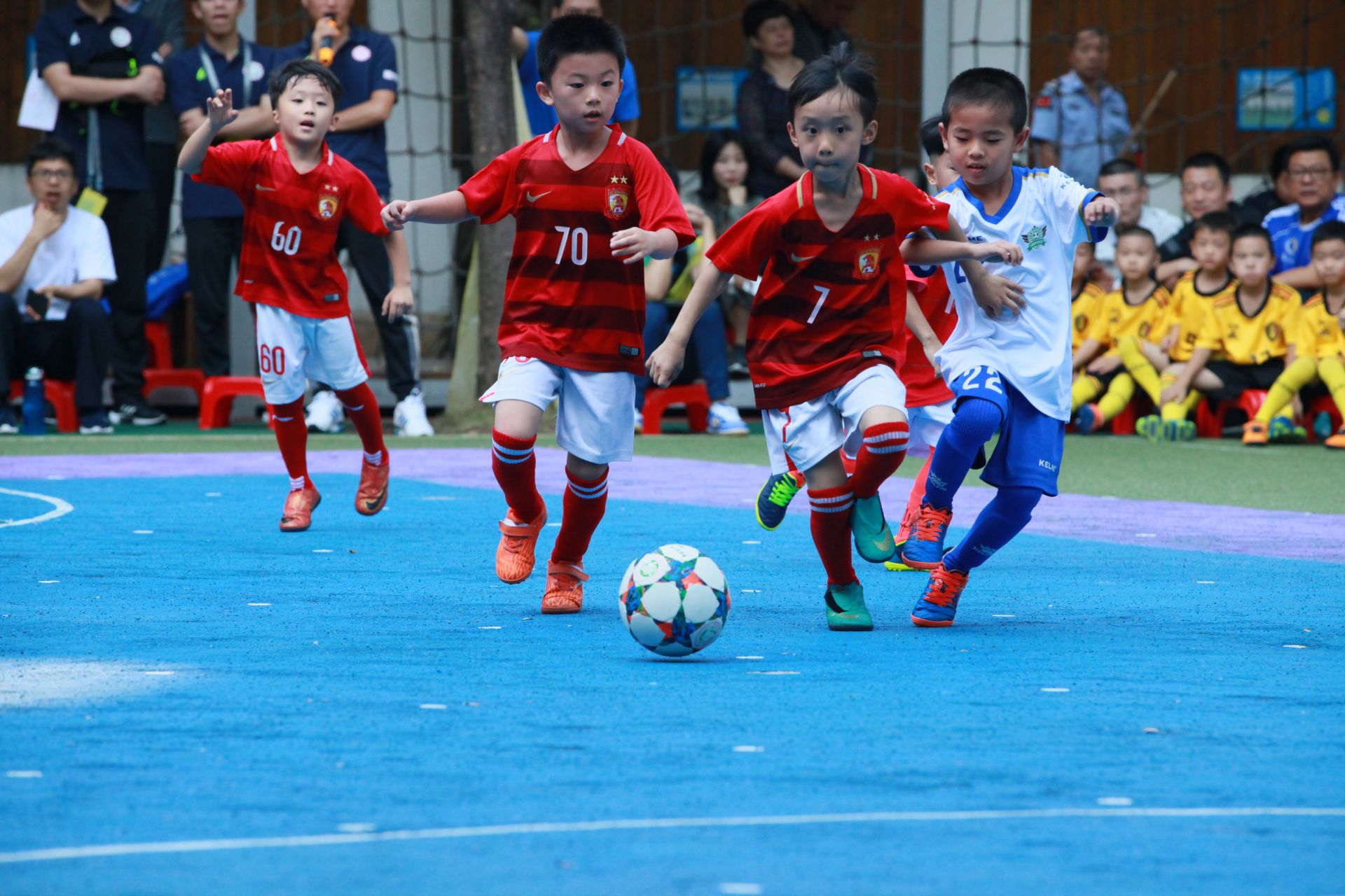 决战星期四：懂球帝3-2绝杀阿里巴巴，云龙客串门将两次失误送礼