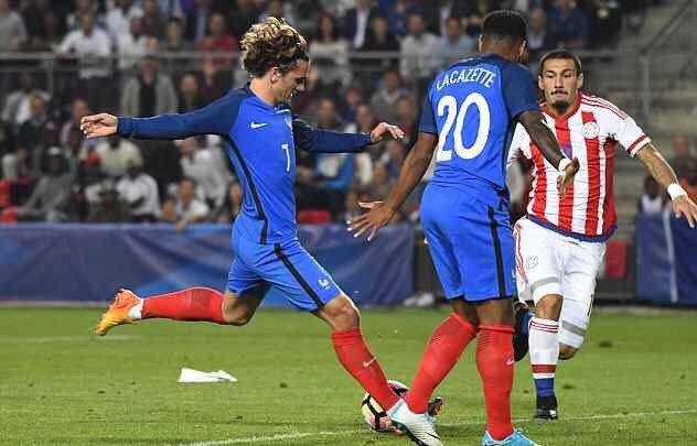 聊了什么？阿隆索欧冠赛后与弗林蓬进行了14分钟秘密会谈（欧冠赛后阿隆索与弗林蓬密谈14分钟，内容仍成谜）