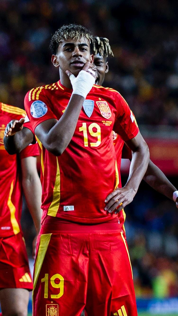 北爱尔兰vs卢森堡首发：麦康维尔、达达里、刘易斯在列（北爱尔兰对阵卢森堡首发公布：麦康维尔、达达里、刘易斯入选）