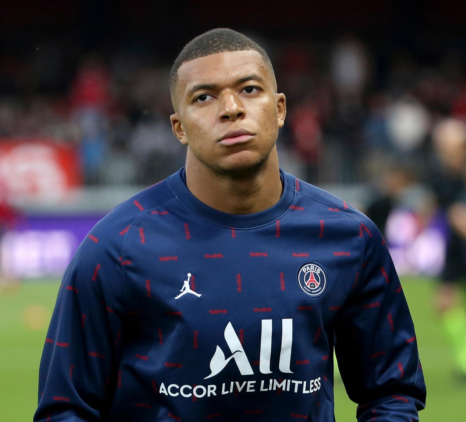 小彩娃21分6发获MVP欧冠土耳其费内巴切零封本菲卡技术统计（欧冠技统：小彩娃砍21分6记发球夺MVP，费内巴切直落三局零封本菲卡）