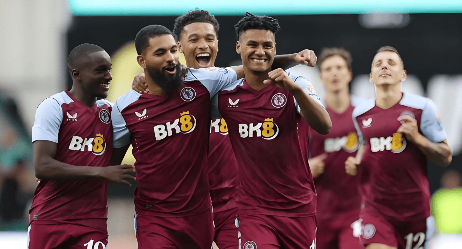 英超战报：伊萨克破门，罗梅罗、西蒙斯染红，9人热刺1-2利物浦（英超简讯：伊萨克建功，罗梅罗、西蒙斯被罚下，9人热刺1-2不敌利物浦）