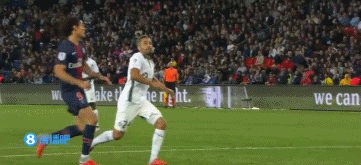 巴萨官方：12月10日对阵法兰克福的欧冠比赛将回归诺坎普举行（巴萨官宣：12月10日欧冠对阵法兰克福将重返诺坎普进行）