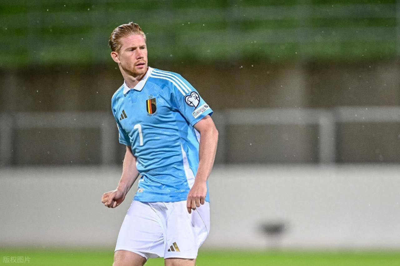 山东男篮激烈对决青岛男篮，裁判控场不足引发热议，球员受伤成焦点。