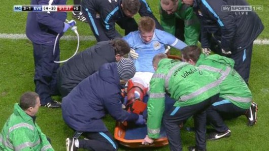 足球曼联门将世界级神扑登上热搜（曼联门神上演世界级扑救，迅速冲上热搜）