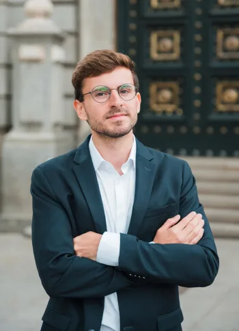 Our Financial Experts The Team  Member Solution. - 开云